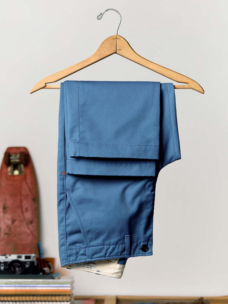 oceanside relaxed pant in postman blue - Model